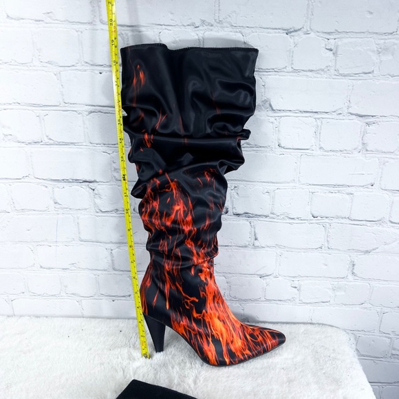 NIB/NWT |•HOROSCOPEZ•| DOLLS KILL PHOTO REAL PRINTED ARIES FLAME BOOT SIZE 7 - Picture 8 of 15
